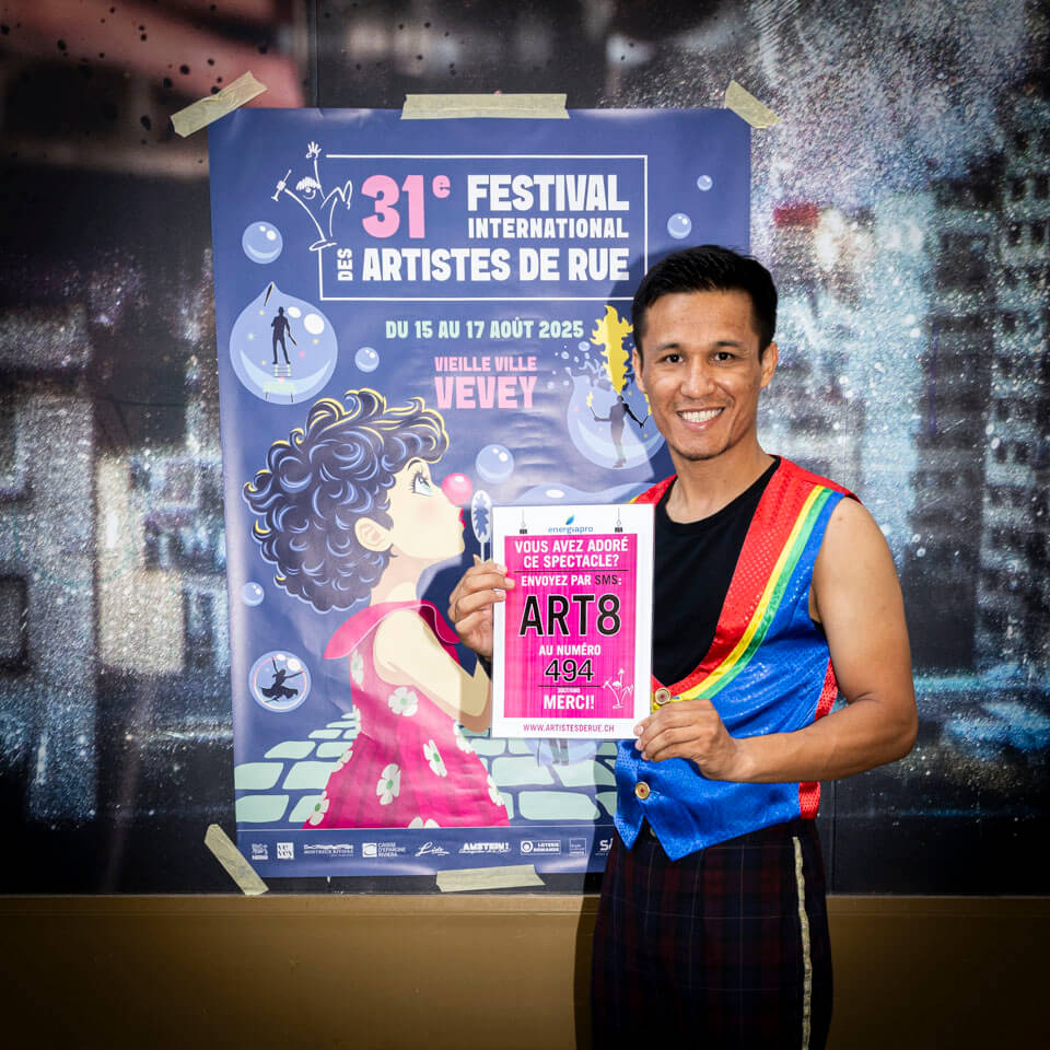 Jama Juggling photo